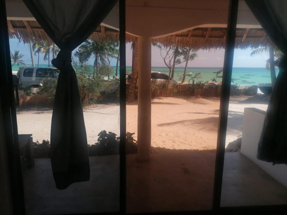 Hotel Maua Beach à Kizimkazi Extérieur photo