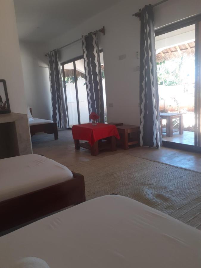 Hotel Maua Beach à Kizimkazi Extérieur photo